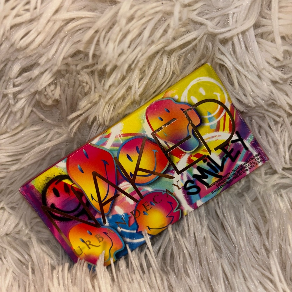 Urban decay smiley mini pallet 🩷